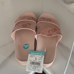 Reef Women's Light Pink Floral Sandals